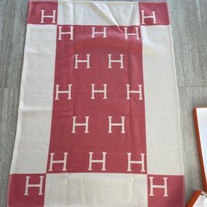 Hermes Avalon blanket